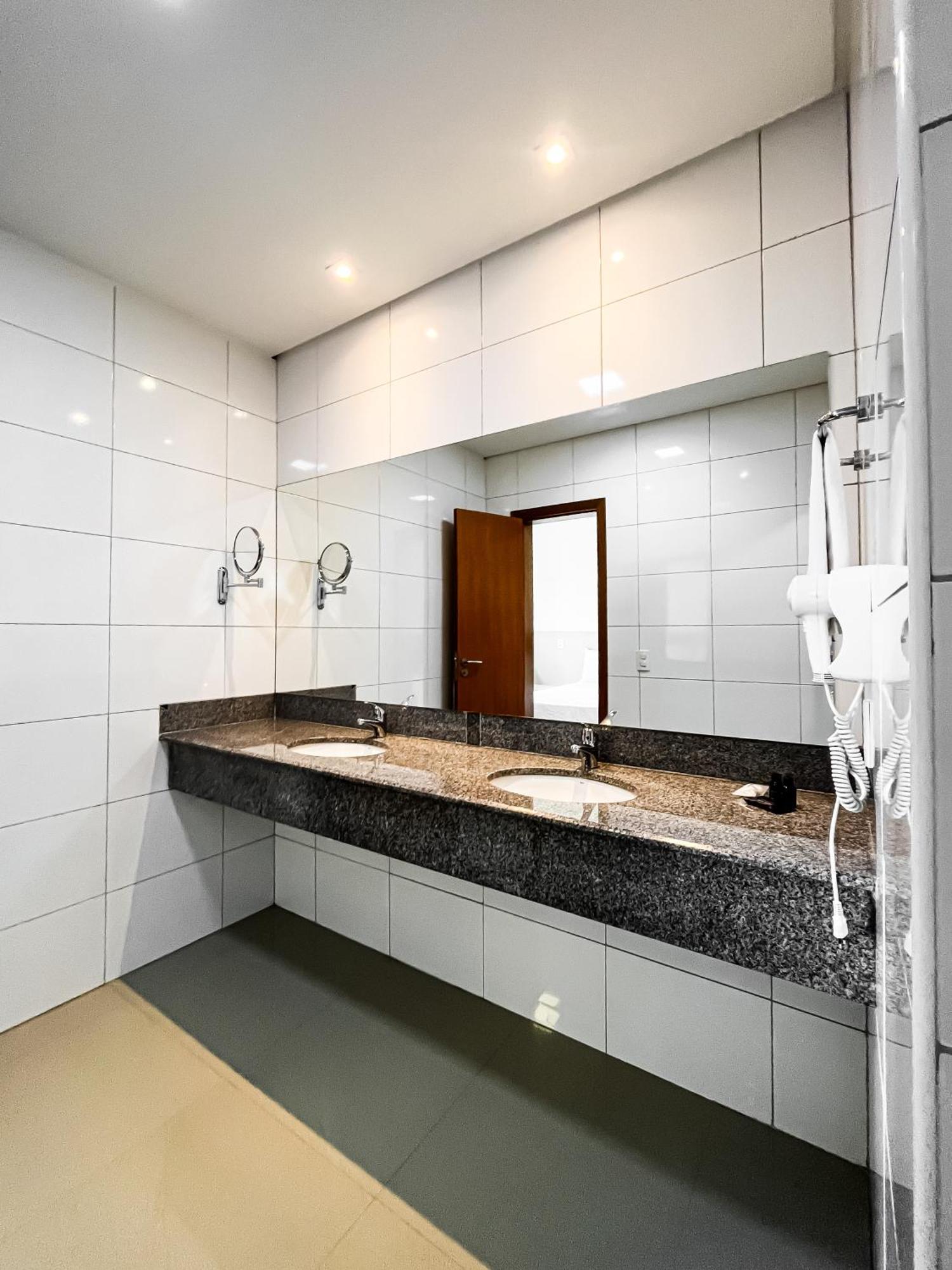Liguori Hotel Триндади Екстериор снимка